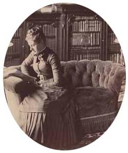 劳伦斯·布鲁克斯拍摄的这张照片描绘的是埃莉诺·布鲁克斯·索尔顿斯托尔(1867-1961)